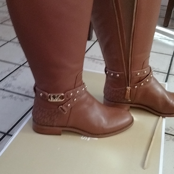 Michael kors boots size 8 color tan - Picture 9 of 9
